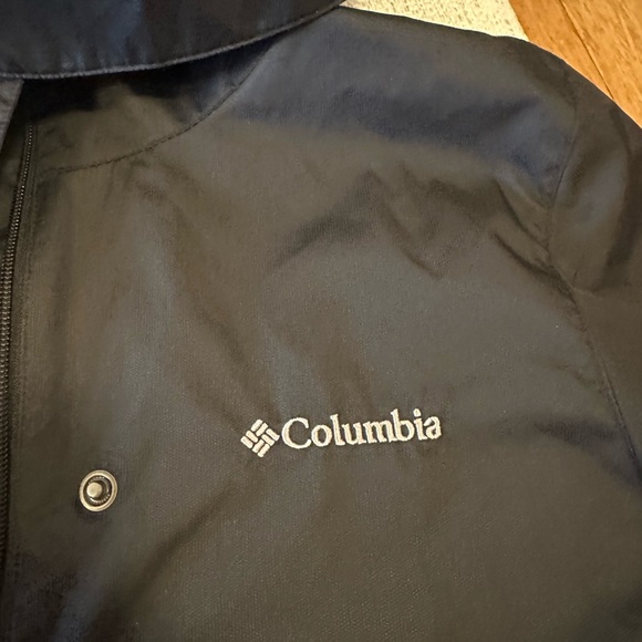 Columbia Black Hooded Rain Jacket- like new - Picture 4 of 15